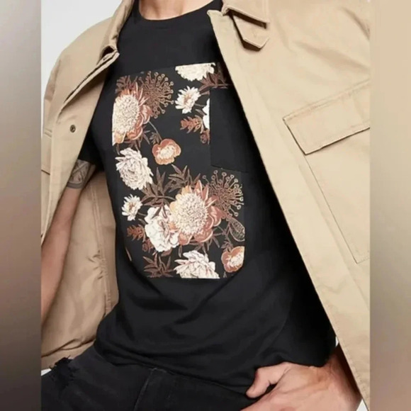 EXPRESS | NWT Black Shaded Floral Graphic Pocket T-Shirt sz S - Picture 6 of 10